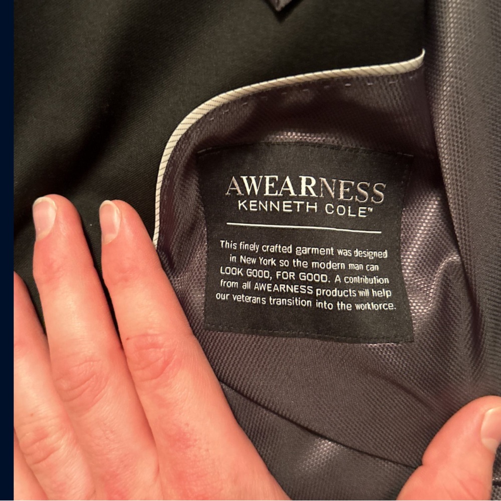 Men’s Warehouse Kenneth Cole Awareness Suit Set, Black - Picture 9 of 11